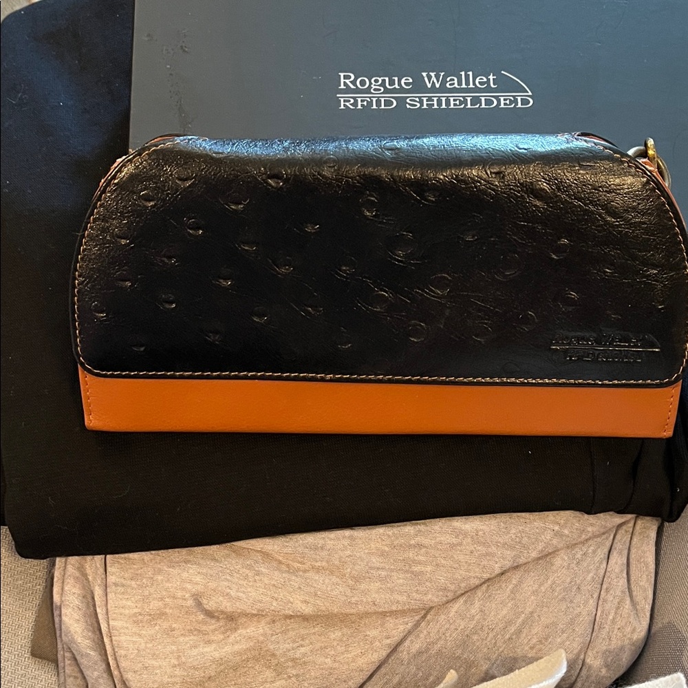 Rogue Two-Tone Ostrich-Texture Wallet - Black and Tan